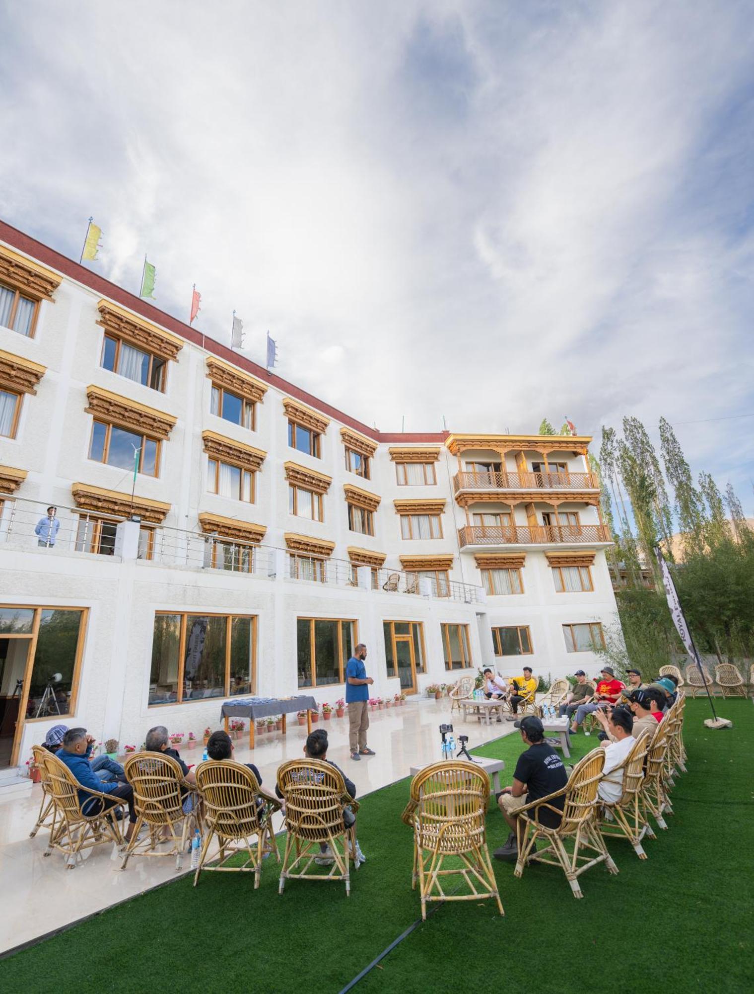 Hotel Deskitsal Leh Ngoại thất bức ảnh