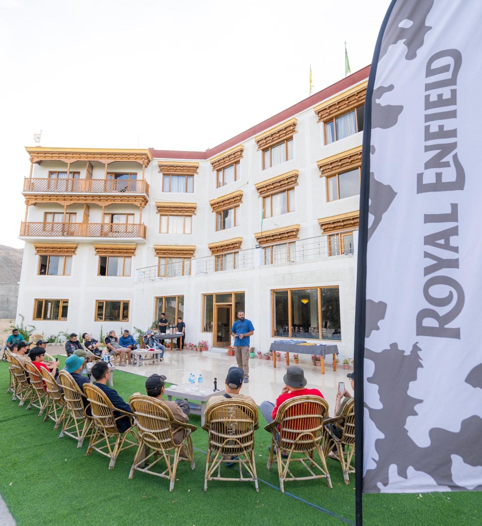 Hotel Deskitsal Leh Ngoại thất bức ảnh